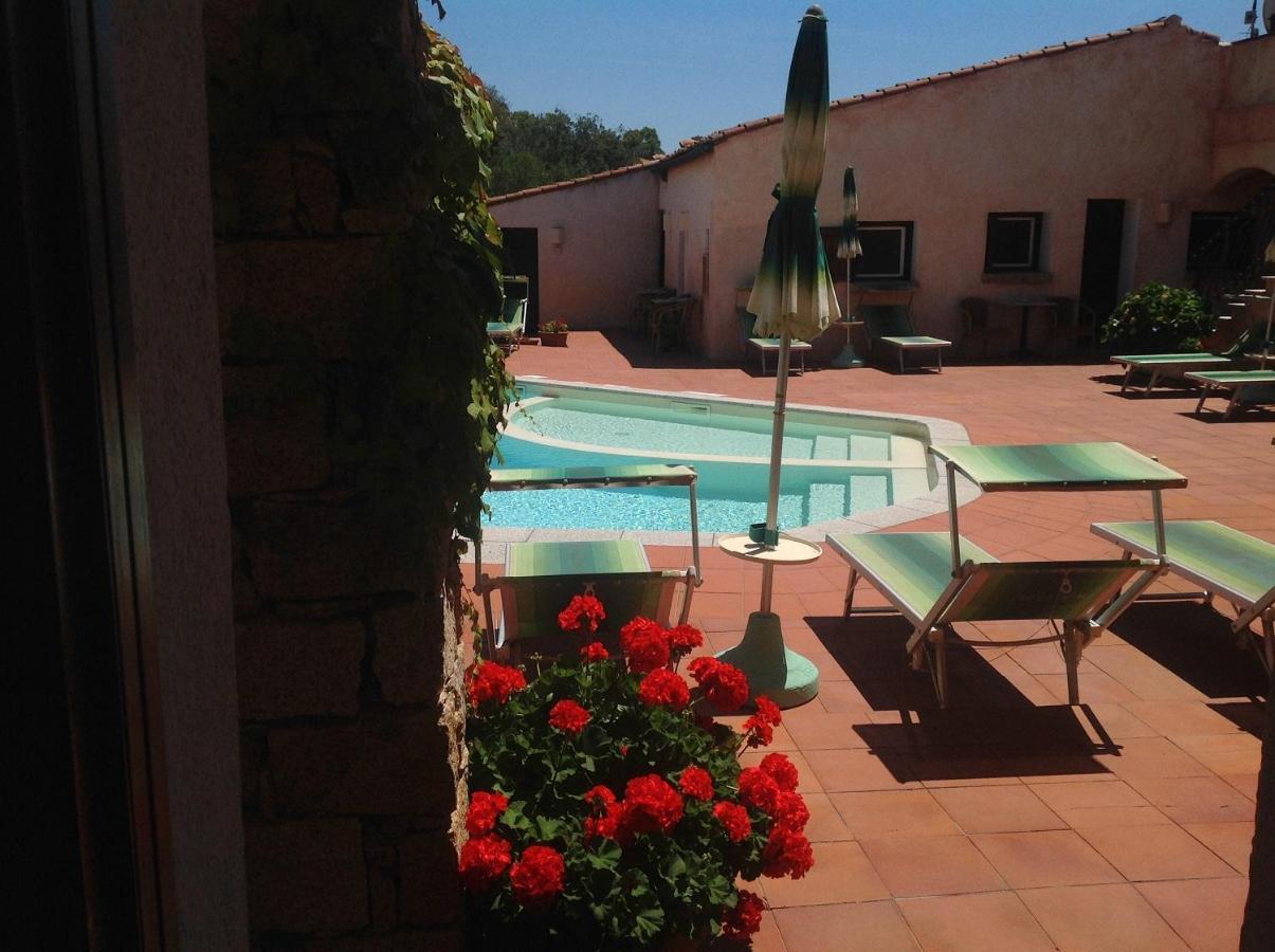 Hotel Villa Gemella Baja Sardinia Ngoại thất bức ảnh