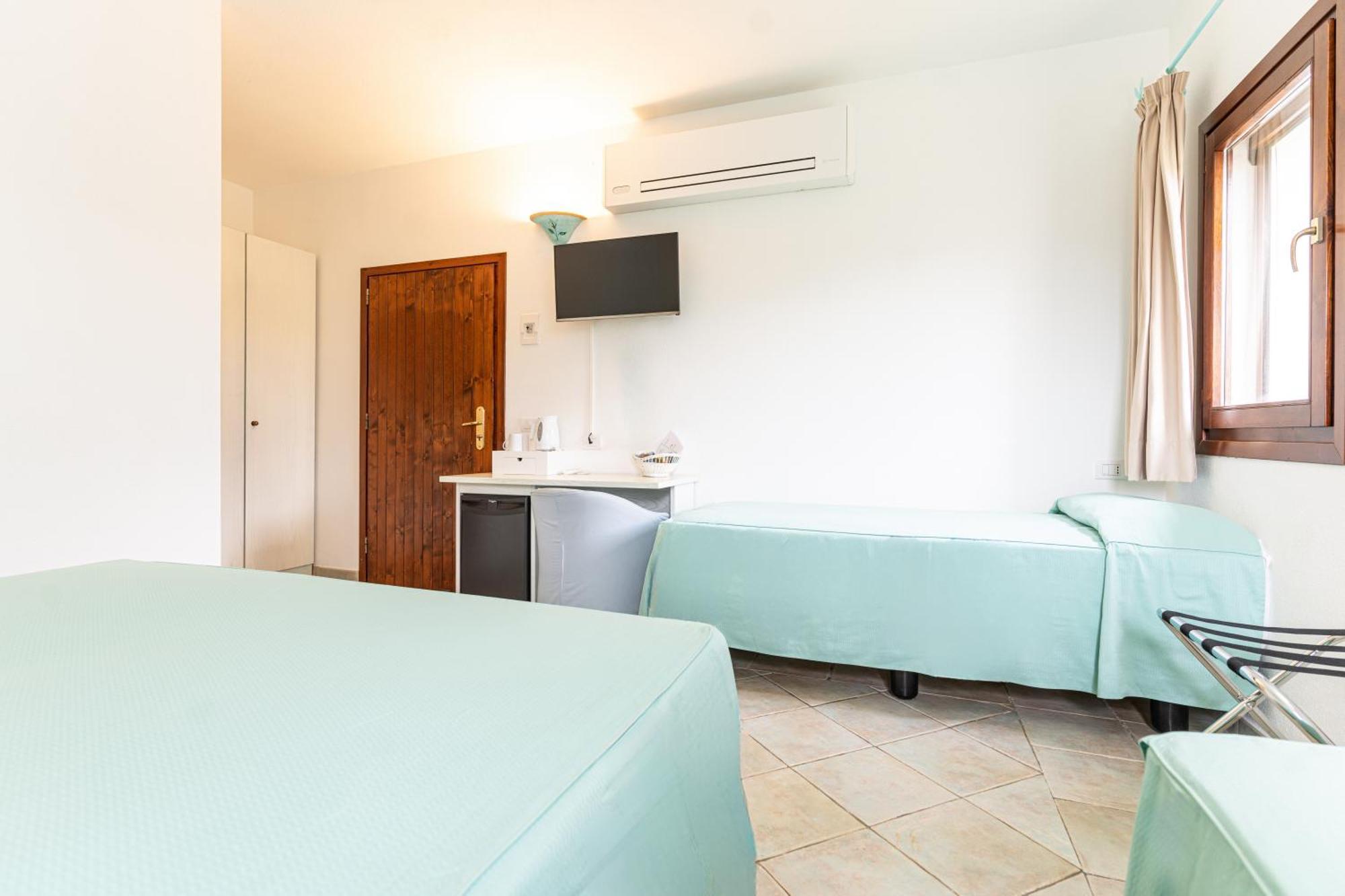 Hotel Villa Gemella Baja Sardinia Ngoại thất bức ảnh